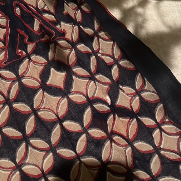 AUTHENTIC 🌺 LOUIS VUITTON Wool Silk Floral Logo Print Fringe Long Scarf Wr… - Picture 3 of 8